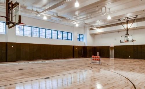 在meiguo.com看到的国会河滨全球豪华套房公寓的介绍图片