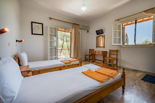 Katerina Hatzi studios
Katerina Hatzi studios