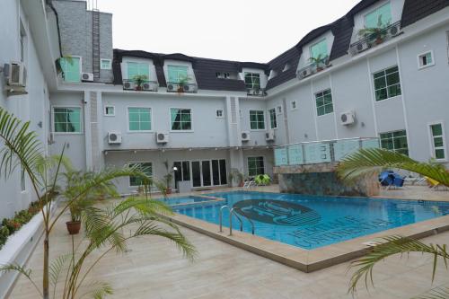 Swimming pool, Heritage Continental Hotel in Akure Swimming pool, Heritage Continental Hotel in Akure