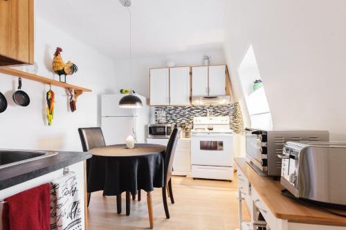 This photo about Le 3 Montcalm shared on HyHotel.com