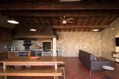 ห้องส่วนกลางสำหรับนั่งเล่น/ดูทีวี, Casa da Pousada in โรริซ ห้องส่วนกลางสำหรับนั่งเล่น/ดูทีวี, Casa da Pousada in โรริซ