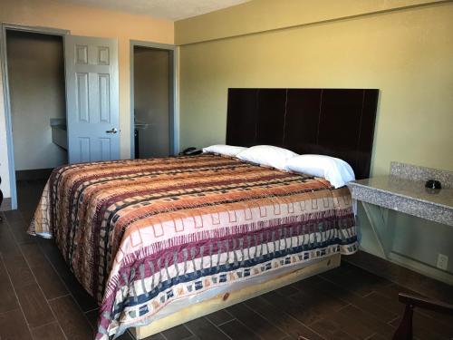 This photo about Economy Inn shared on HyHotel.com