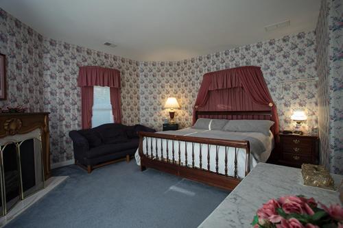 Rabbit Creek Bed & Breakfast in Versailles (KY) Rabbit Creek Bed & Breakfast in Versailles (KY)