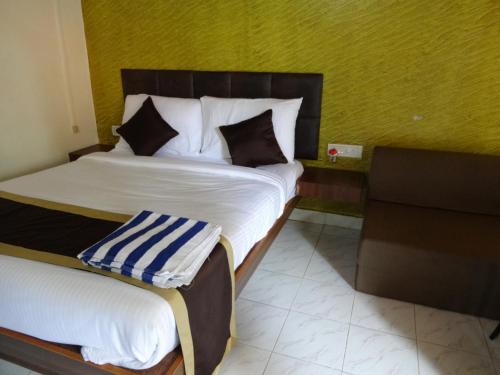 This photo about Holiday Inn Beach Resort shared on HyHotel.com