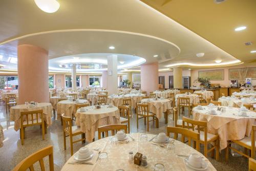 Food and beverages, Hotel Oasis in Alghero Food and beverages, Hotel Oasis in Alghero