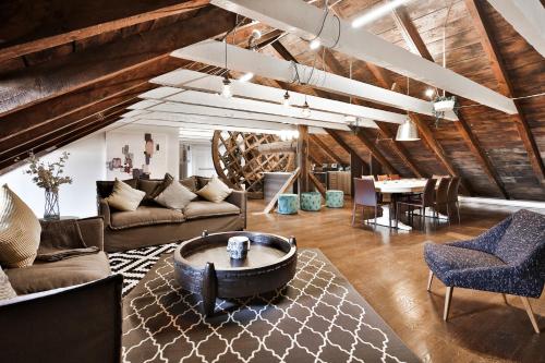 Lofts Marina Old Port
Lofts Marina Old Port