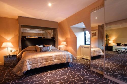 This photo about Belmond Le Manoir aux Quat'Saisons shared on HyHotel.com