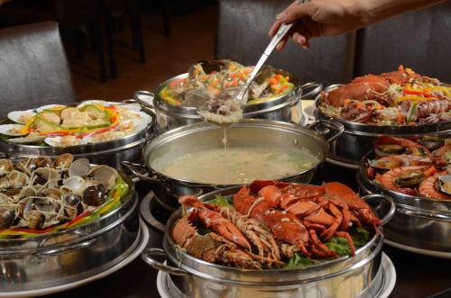 Food and beverages, moonvilla in Zhongpu Township Food and beverages, moonvilla in Zhongpu Township