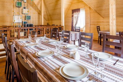 Restaurant, Family Hotel Kaskad in Poljanytsia Restaurant, Family Hotel Kaskad in Poljanytsia
