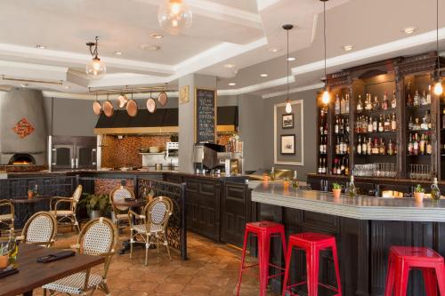 Bar/lounge, Hotel Zoe Fisherman's Wharf near Pier 39 Bar/lounge, Hotel Zoe Fisherman's Wharf near Pier 39
