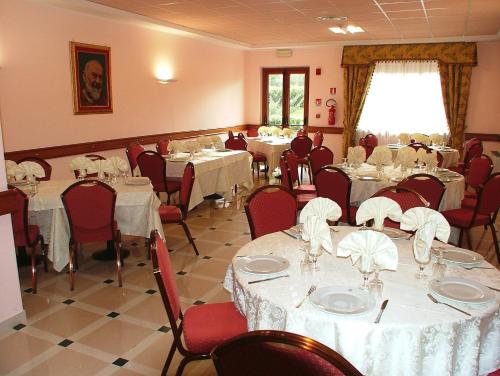 Restaurante, Hotel Centro di Spiritualita Padre Pio in San Giovanni Rotondo Restaurante, Hotel Centro di Spiritualita Padre Pio in San Giovanni Rotondo