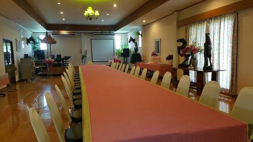 Jorakae Samphan Resort in U Thong Jorakae Samphan Resort in U Thong