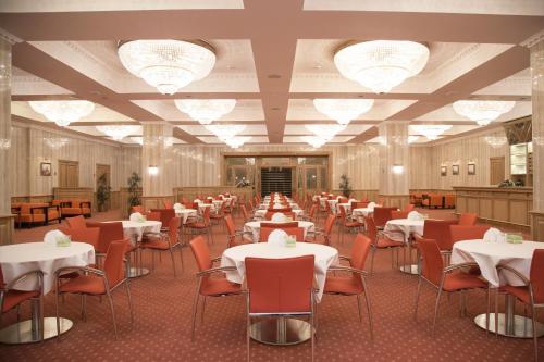 MFK Gornyi Hotel and Congress Centre in Saint Petersburg MFK Gornyi Hotel and Congress Centre in Saint Petersburg