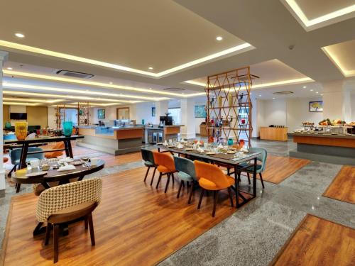 Food and beverages, Amanora The Fern Hotels and Club in Pune Food and beverages, Amanora The Fern Hotels and Club in Pune