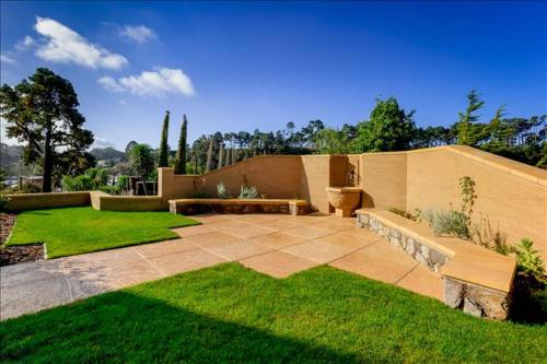 在meiguo.com看到的Noyo Harbor Inn的介绍图片