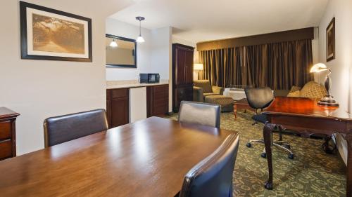 This photo about Quality Inn & Suites shared on HyHotel.com