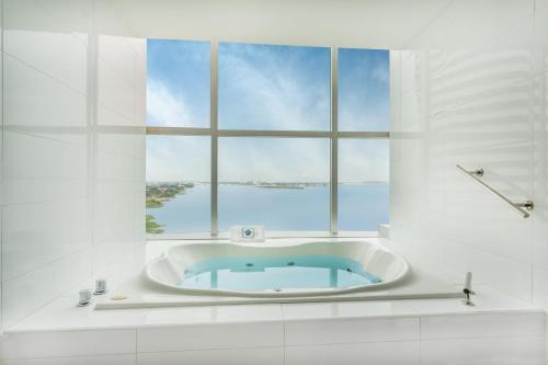 جاكوزي, Wyndham Guayaquil, Puerto Santa Ana in جواياكيل جاكوزي, Wyndham Guayaquil, Puerto Santa Ana in جواياكيل