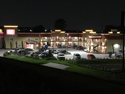 Exterior view, Econo Lodge Inn & Suites Houston Willowbrook in Willowbrook Exterior view, Econo Lodge Inn & Suites Houston Willowbrook in Willowbrook
