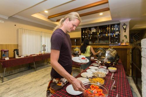 F&B, 포카라 초이스 인 (Pokhara Choice Inn) in 포카라 F&B, 포카라 초이스 인 (Pokhara Choice Inn) in 포카라