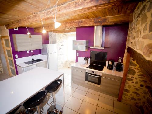 Konyha, Le Crochet de Pervenche in Laissac Konyha, Le Crochet de Pervenche in Laissac