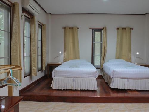 Baan Maka Nature Lodge in Kaeng Krachan Baan Maka Nature Lodge in Kaeng Krachan