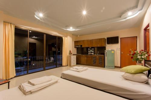 スリン サンセット ホテル (Surin Sunset Hotel) in スリン スリン サンセット ホテル (Surin Sunset Hotel) in スリン