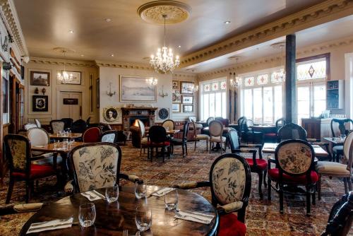 Restaurant, Duke Of Marlborough Hotel in Bay of Islands Restaurant, Duke Of Marlborough Hotel in Bay of Islands