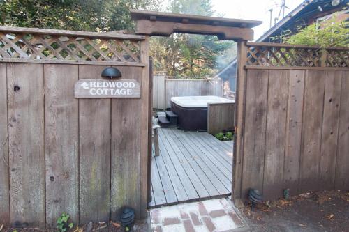 Facilities, Redwood Cottage in Mendocino (CA) Facilities, Redwood Cottage in Mendocino (CA)