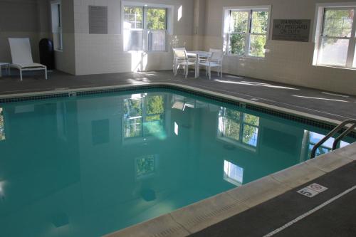 Bazen, Country Inn & Suites by Radisson, Roanoke, VA in Roanoke (VA) Bazen, Country Inn & Suites by Radisson, Roanoke, VA in Roanoke (VA)