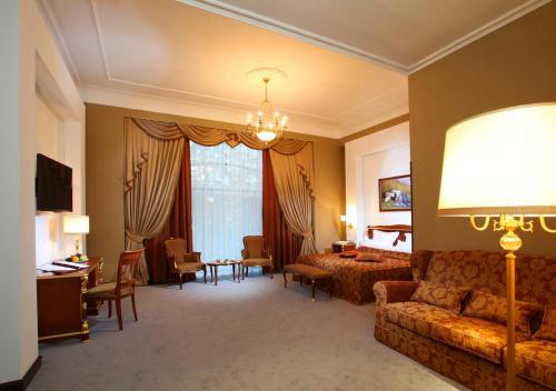 Aleksandrovski Grand Hotel in Vladikavkaz Aleksandrovski Grand Hotel in Vladikavkaz