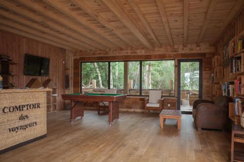Shared lounge/TV area, O Lac in Le Moutchic Shared lounge/TV area, O Lac in Le Moutchic