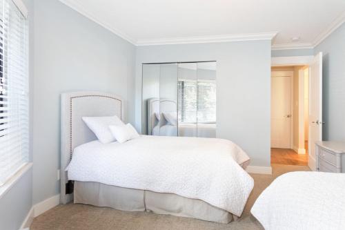 This photo about Charming Snowberry Villa shared on HyHotel.com