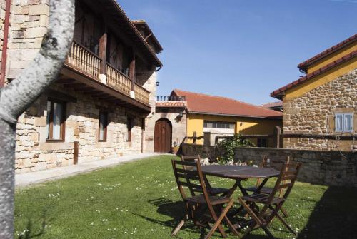 Kert, Centro de Turismo Rural La Coruja del Ebro in Valderredible Kert, Centro de Turismo Rural La Coruja del Ebro in Valderredible