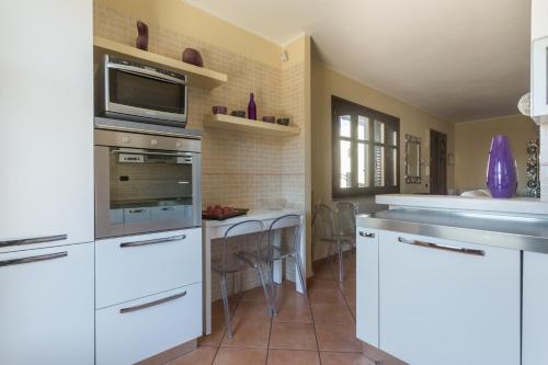 Konyha, Anaelehouserooms LTB in Arborea Konyha, Anaelehouserooms LTB in Arborea