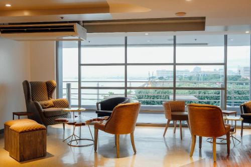 Lobby, TRYP by Wyndham Mall of Asia Manila in Manila Bay Lobby, TRYP by Wyndham Mall of Asia Manila in Manila Bay
