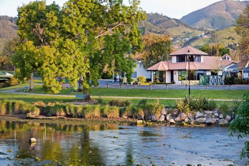 Nelson River Villa
Nelson River Villa