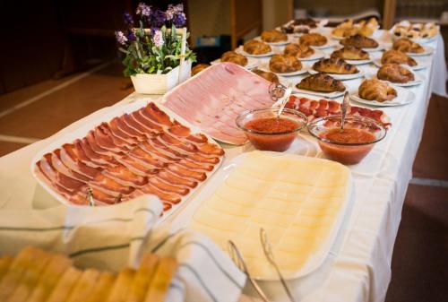 Comida y bebida, Hotel Nadal in Lleida Comida y bebida, Hotel Nadal in Lleida