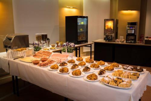 Comida y bebida, Hotel Nadal in Lleida Comida y bebida, Hotel Nadal in Lleida