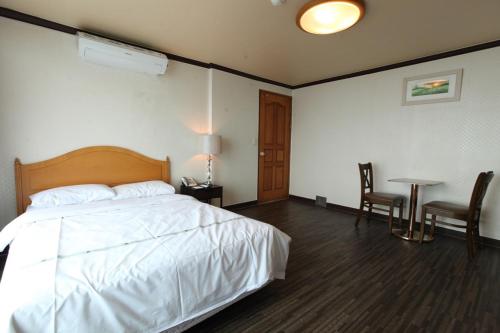 This photo about Benikea Hotel Mountain & Ocean Daepohang shared on HyHotel.com