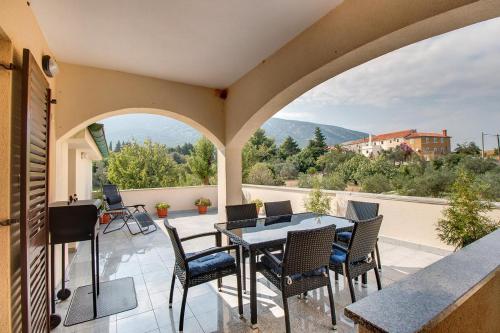 Hotel Apartments with a parking space Nerezine, Losinj - 12149