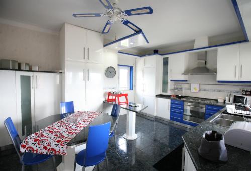 ห้องครัว, Casa Flor do Campo in กาเนโด เด บาสโต ห้องครัว, Casa Flor do Campo in กาเนโด เด บาสโต