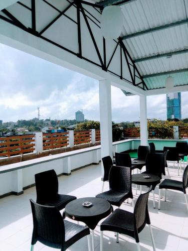 Restaurant, Queens Park Apartment in Nawala Area Restaurant, Queens Park Apartment in Nawala Area