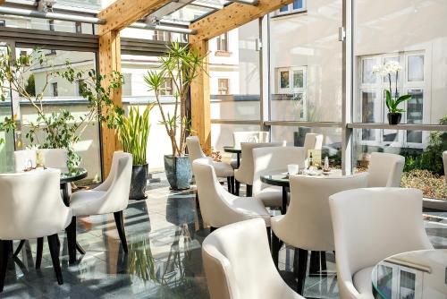 حانة/استراحة, Jantar Hotel & SPA by Zdrojowa in كولوبرزيج حانة/استراحة, Jantar Hotel & SPA by Zdrojowa in كولوبرزيج