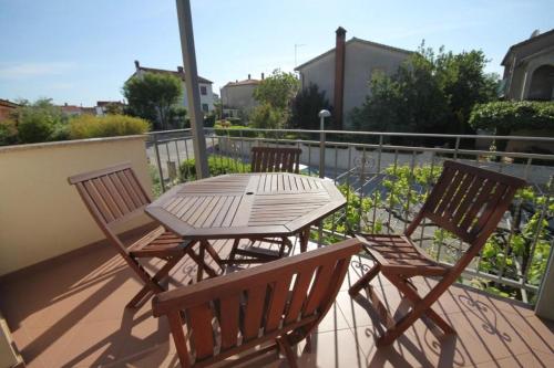 Hotel Apartments with a parking space Pula - 7646