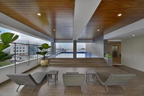 Swimmingpool, Whiz Prime Hotel Basuki Rahmat Malang in Malang Swimmingpool, Whiz Prime Hotel Basuki Rahmat Malang in Malang