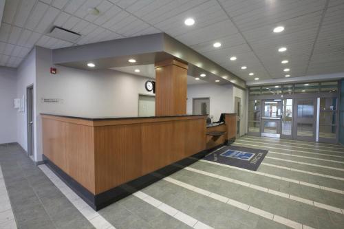 Vestíbulo, Residence & Conference Centre - Hamilton in Hamilton (ON) Vestíbulo, Residence & Conference Centre - Hamilton in Hamilton (ON)