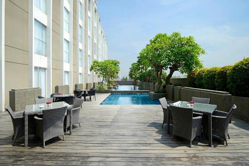 Swimming pool, Premier Place Surabaya Airport in Waru Swimming pool, Premier Place Surabaya Airport in Waru