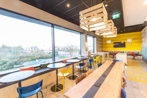 Étterem, ibis Styles Genève Palexpo Aéroport near Jardin Botanique Alpin de Meyrin Étterem, ibis Styles Genève Palexpo Aéroport near Jardin Botanique Alpin de Meyrin