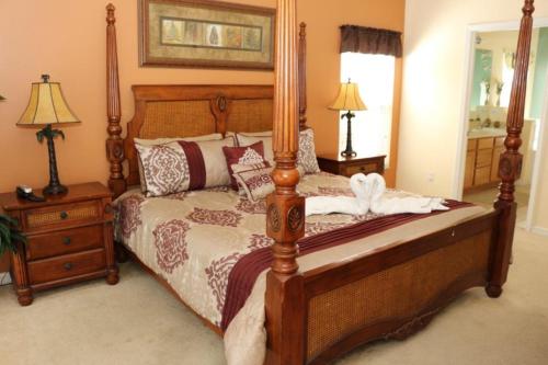 在meiguo.com看到的1939 Morningstar Drive - Seven Bedroom Home的介绍图片