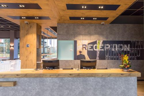 Előcsarnok, ibis budget Genève Palexpo Aéroport near Musée des Suisses Dans Le Monde Előcsarnok, ibis budget Genève Palexpo Aéroport near Musée des Suisses Dans Le Monde